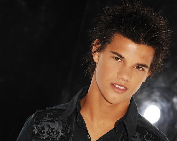 422200-jacob_black